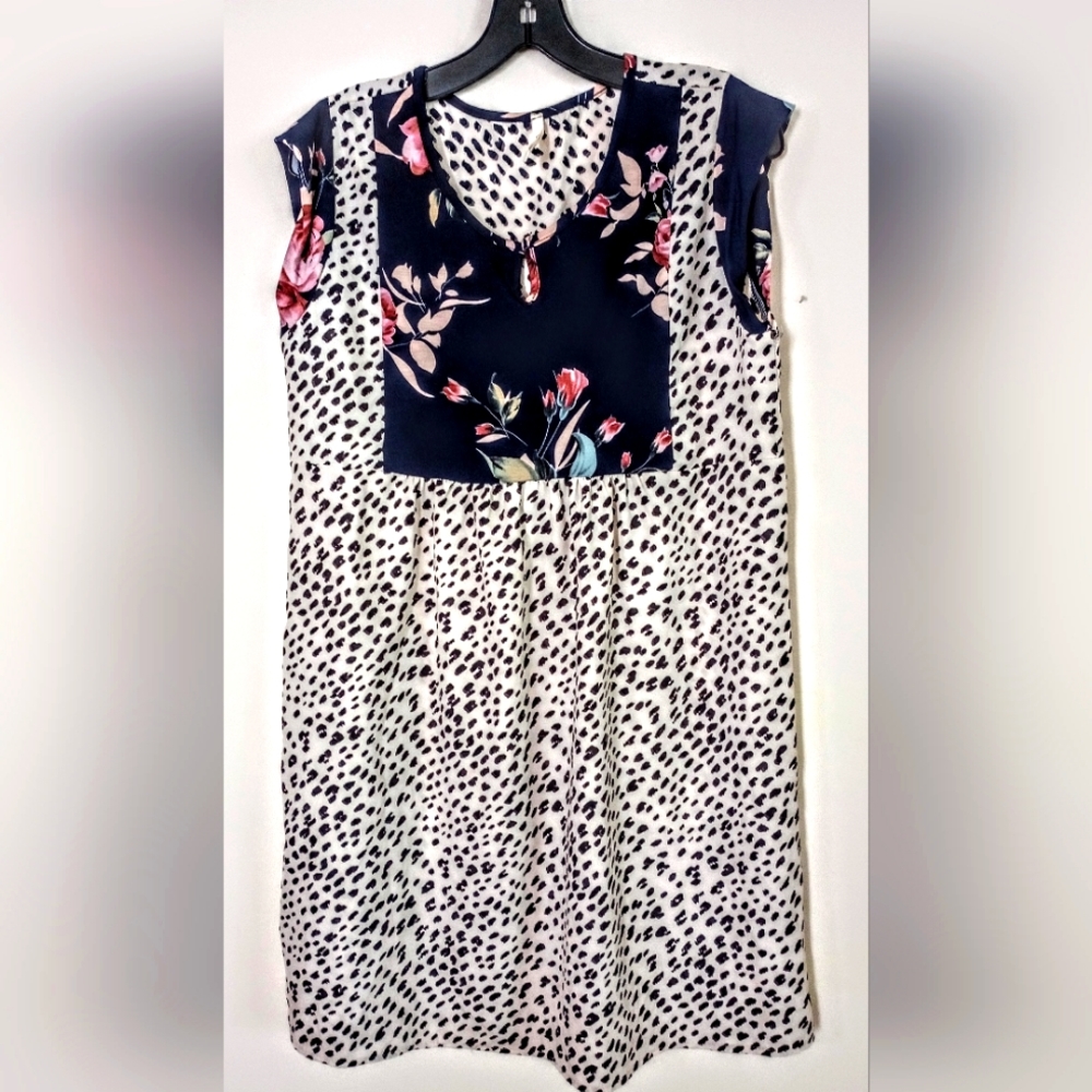 LADIES TOP LEOPARD PRINT, SIZE M, BY BEESON RIVER